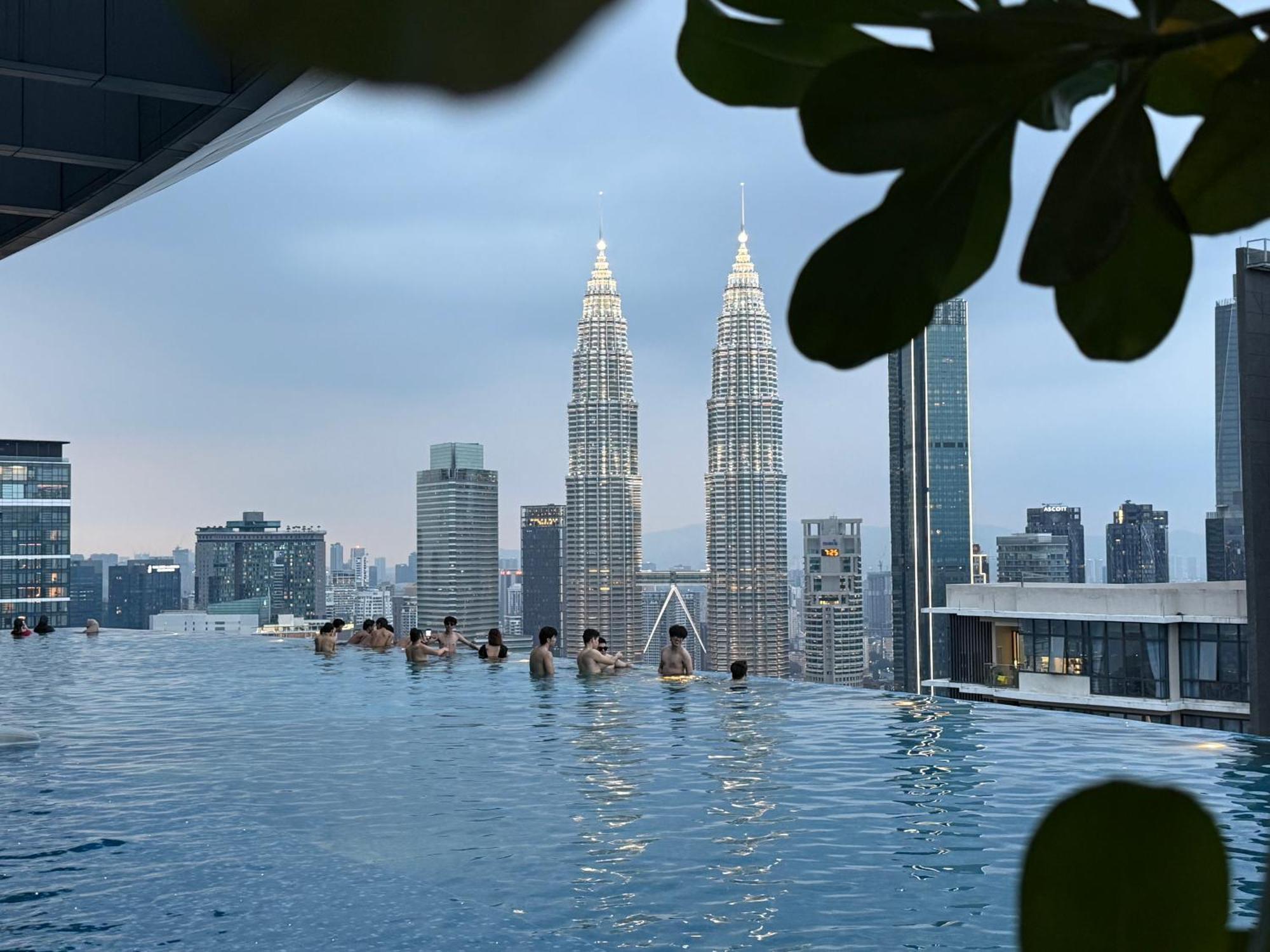 Ikon Suite'S E A T O N Klcc, Kuala Lumpur